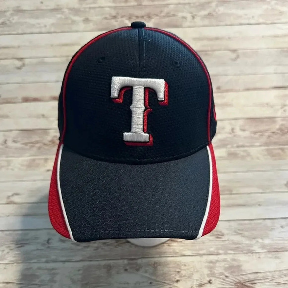 New Era Texas Rangers Fitted Baseball Hat Cap Small Medium Black MLB - Picture 1 of 5